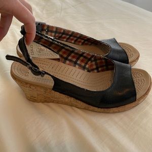Croc wedges size 9